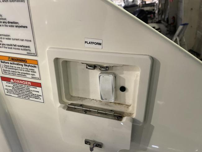 Searay Sundancer 320 Belgian Boat service Nieuwpoort