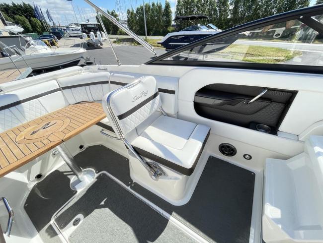 Searay 250 Sunsports Searayboats Sportboot motorboot Belgian Boat Service Nieuwpoort
