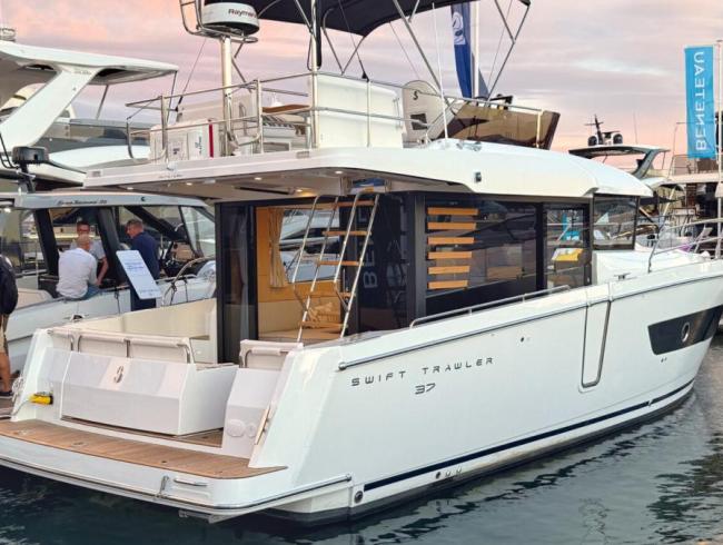 Beneteau Swift Trawler 37 Belgian Boat Service Nieuwpoort