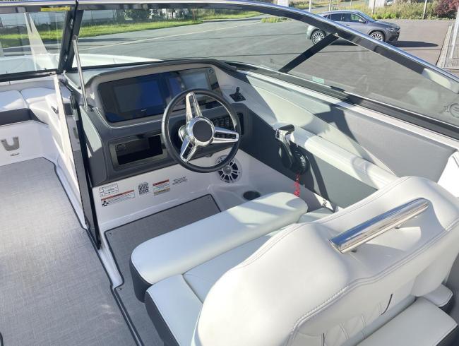 Regalboats LX4 Belgian Boat Service Nieuwpoort