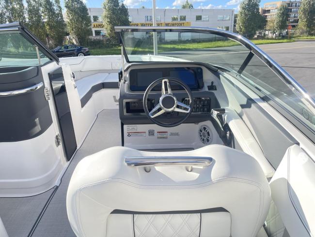 Regalboats LX4 Belgian Boat Service Nieuwpoort