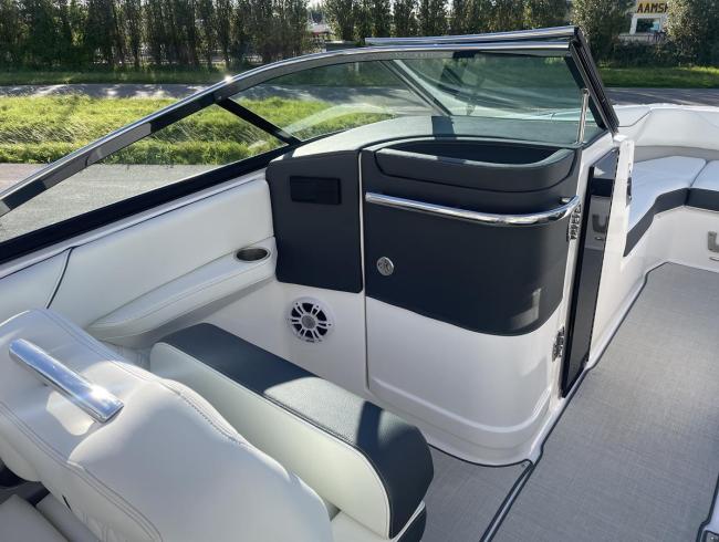 Regalboats LX4 Belgian Boat Service Nieuwpoort