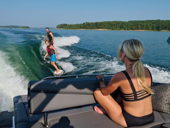 Cobaltboats R6 Surf Belgian Boat Service Nieuwpoort