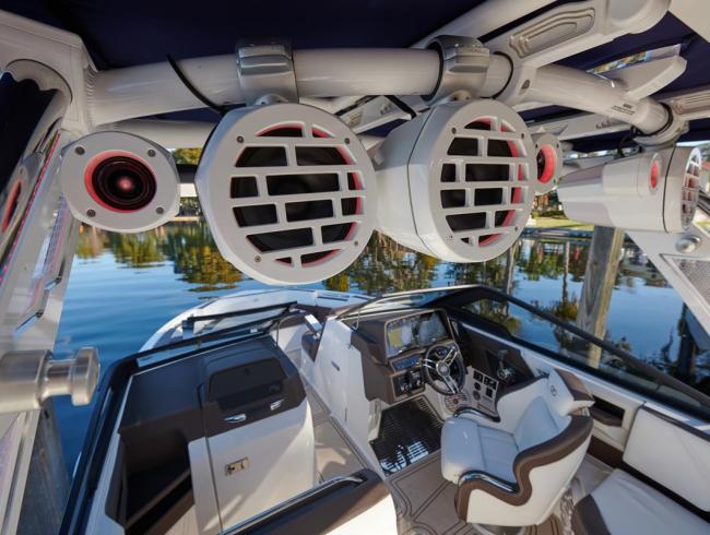 Cobaltboats R6 Surf Belgian Boat Service Nieuwpoort