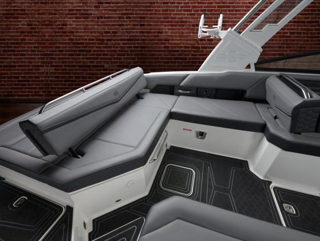 Cobaltboats R6 Surf Belgian Boat Service Nieuwpoort