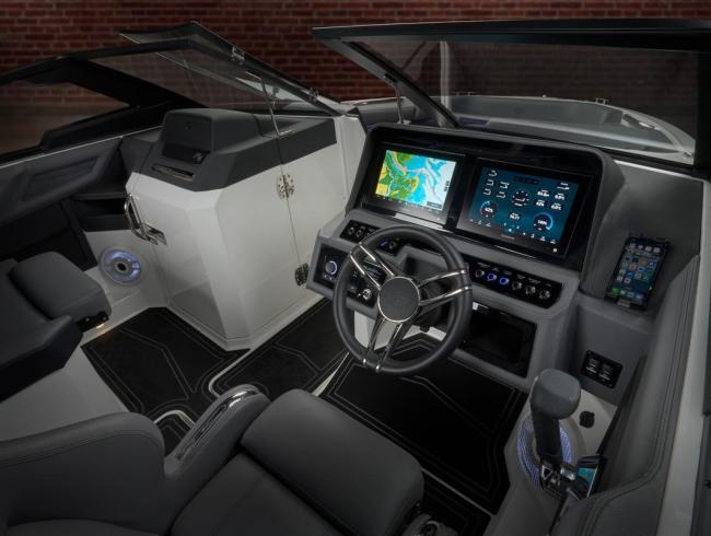 Cobaltboats R6 Surf Belgian Boat Service Nieuwpoort