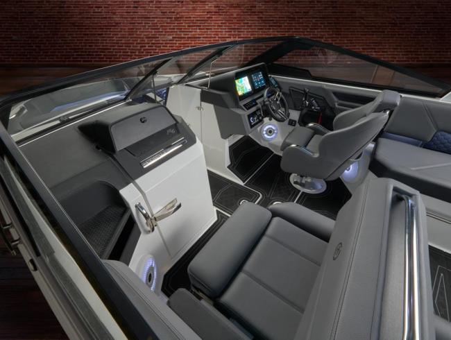 Cobaltboats R6 Surf Belgian Boat Service Nieuwpoort