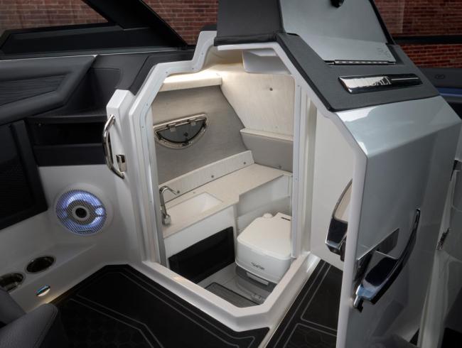 Cobaltboats R6 Surf Belgian Boat Service Nieuwpoort