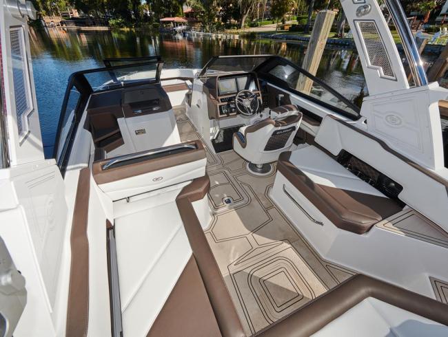 Cobaltboats R6 Surf Belgian Boat Service Nieuwpoort