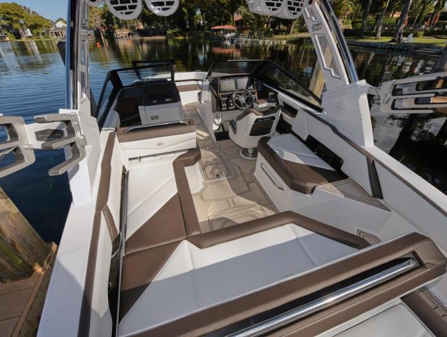 Cobaltboats R6 Surf Belgian Boat Service Nieuwpoort