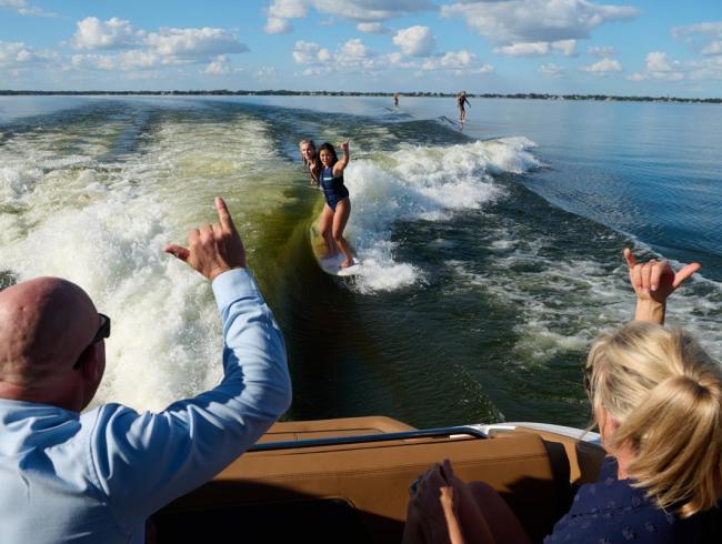 Cobaltboats R33 Surf Belgian Boat Service Nieuwpoort