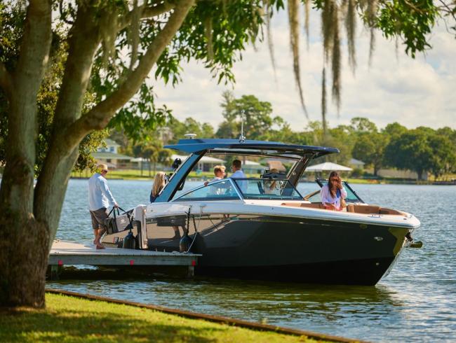 Cobaltboats R33 Surf Belgian Boat Service Nieuwpoort