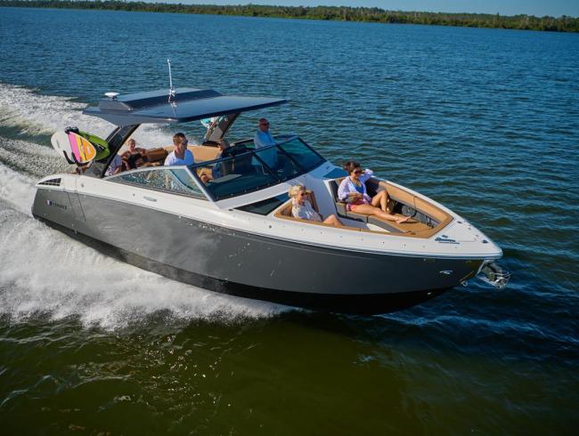 Cobaltboats R33 Surf Belgian Boat Service Nieuwpoort