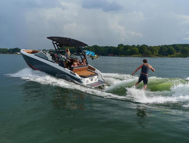 Cobaltboats R4 Surf Belgian Boat Service Nieuwpoort
