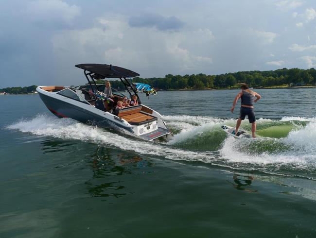 Cobaltboats R4 Surf Belgian Boat Service Nieuwpoort