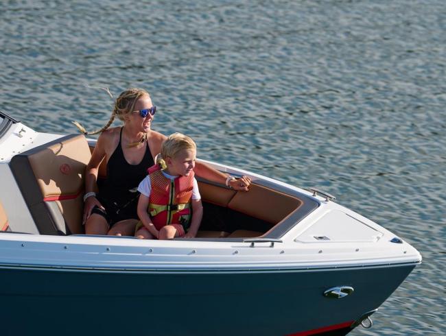 Cobaltboats R4 Surf Belgian Boat Service Nieuwpoort
