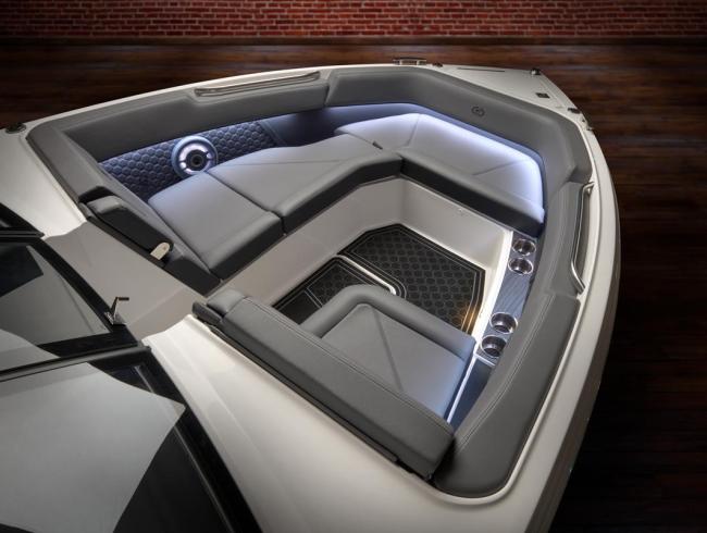 Cobaltboats R8 Surf Belgian Boat Service Nieuwpoort