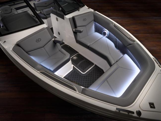 Cobaltboats R8 Surf Belgian Boat Service Nieuwpoort