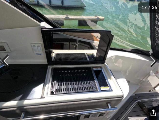 Searay 320 Sundancer Outboard