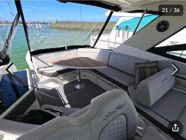 Searay 320 Sundancer Outboard