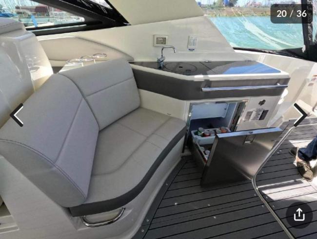 Searay 320 Sundancer Outboard