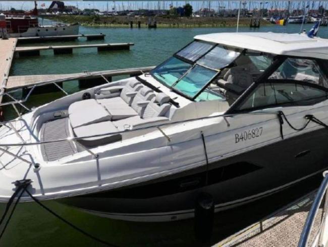 Searay 320 Sundancer Outboard