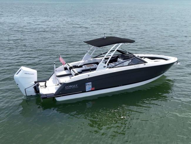 Cobaltboats R6 Outboard 