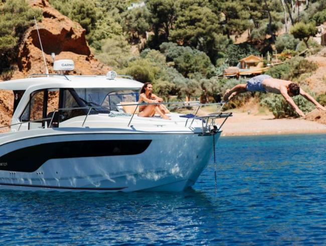 Beneteau Antaris 9 Belgian Boat Service Nieuwpoort