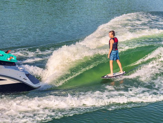 Searay 230 SDS Surf Belgian Boat Service Nieuwpoort