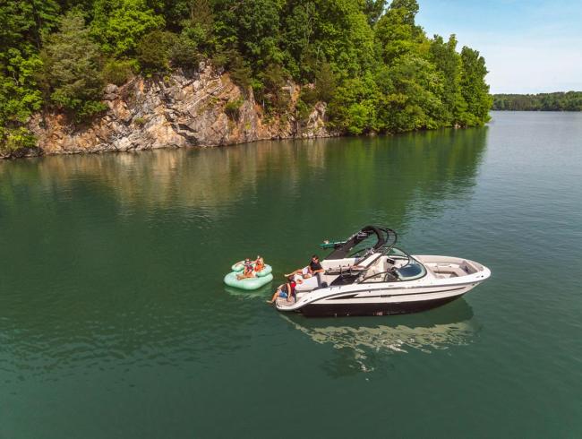 Searay 230 SDS Surf Belgian Boat Service Nieuwpoort