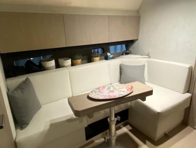 Sessa C38 motoryacht Belgian Boat Service Nieuwpoort