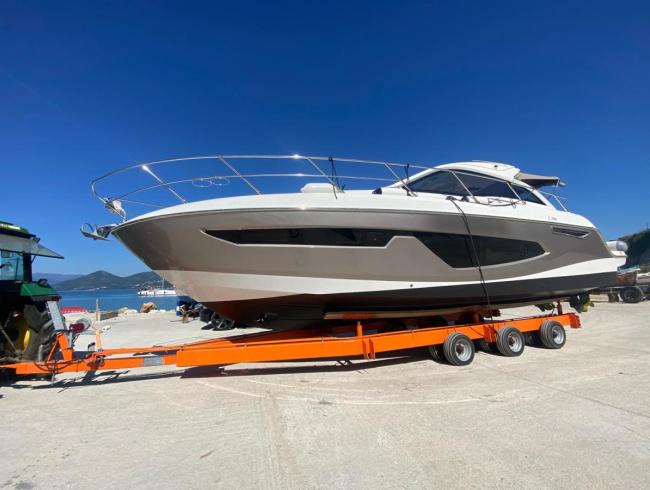 Sessa C38 motoryacht Belgian Boat Service Nieuwpoort