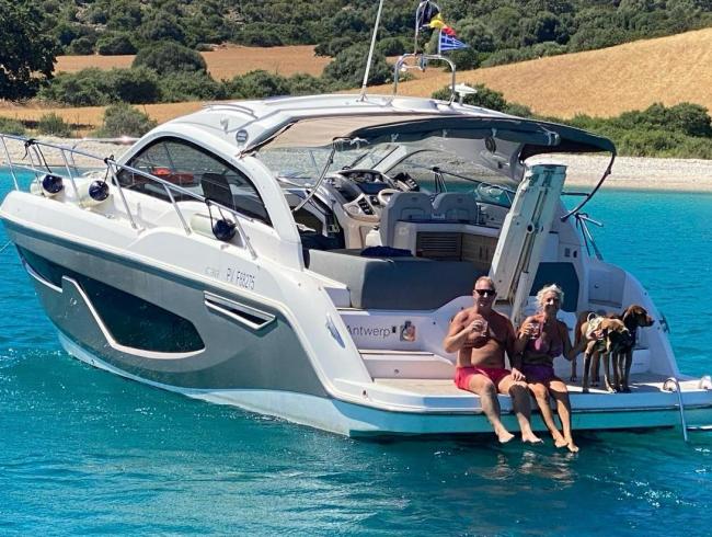 Sessa C38 motoryacht Belgian Boat Service Nieuwpoort