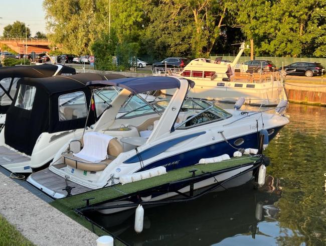Crownline 280 Cabincruiser