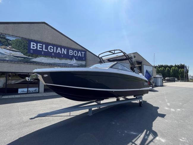 Cobaltboats R6 Outboard 