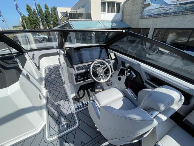 Cobaltboats R6 Outboard 