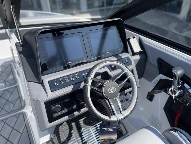 Cobaltboats R6 Outboard 