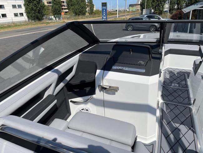 Cobaltboats R6 Outboard 