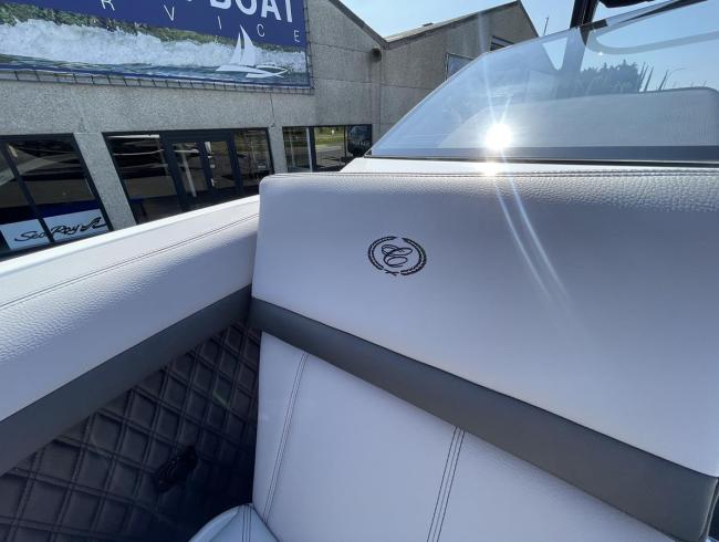 Cobaltboats R6 Outboard 