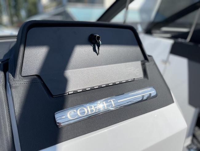 Cobaltboats R6 Outboard 