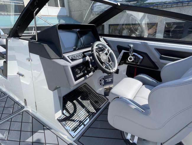Cobaltboats R6 Outboard 