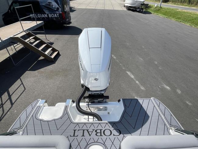 Cobaltboats R6 Outboard 
