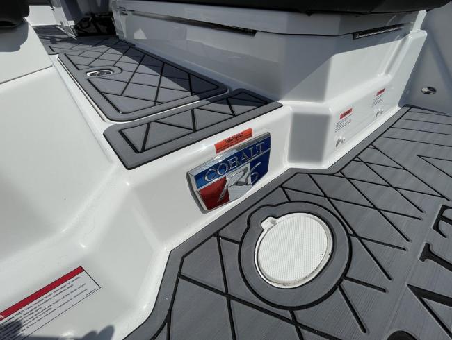 Cobaltboats R6 Outboard 