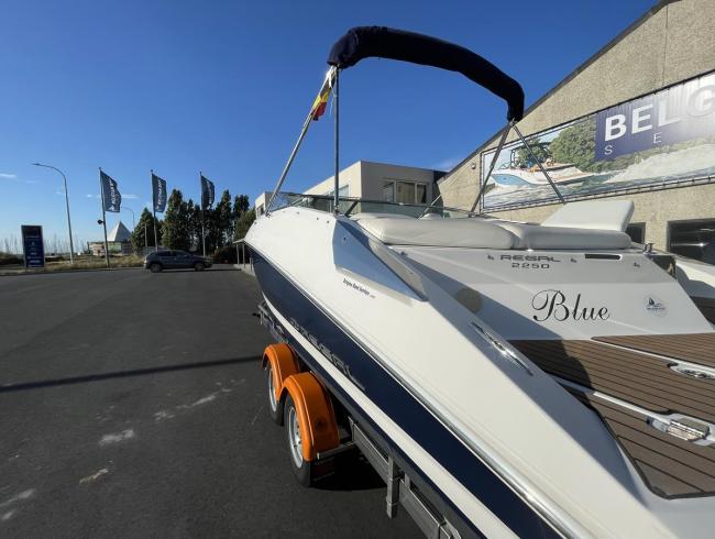 Regal 2250 te koop motorboot Speedboot
