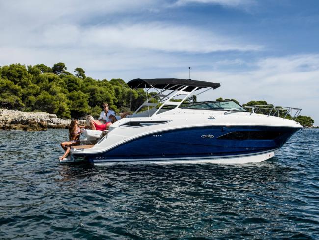 New Searay 290 Sundancer premiere op de Dusseldorf Boatshow BBS aanwezig op Searay stand