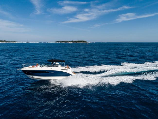 New Searay 290 Sundancer premiere op de Dusseldorf Boatshow BBS aanwezig op Searay stand