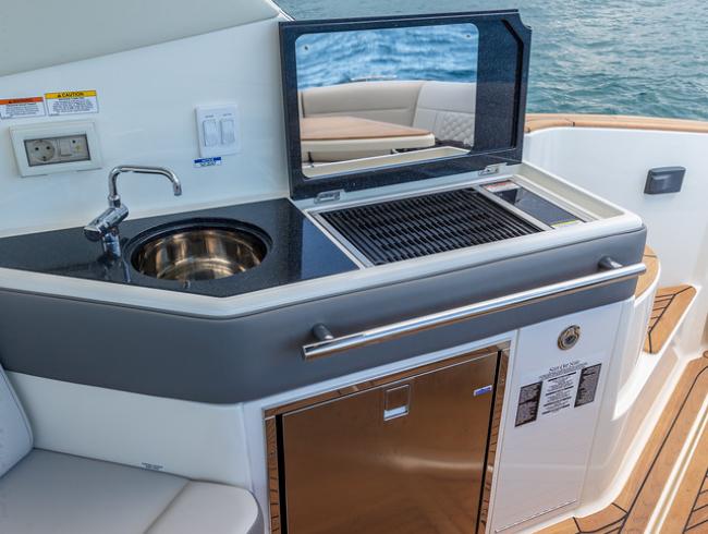 Searay Sundancer 320 Outboard