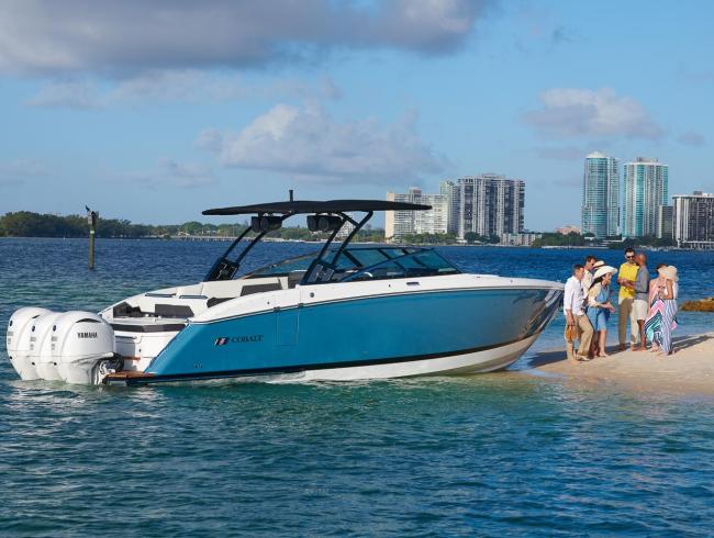 Cobaltboats R33 Outboard