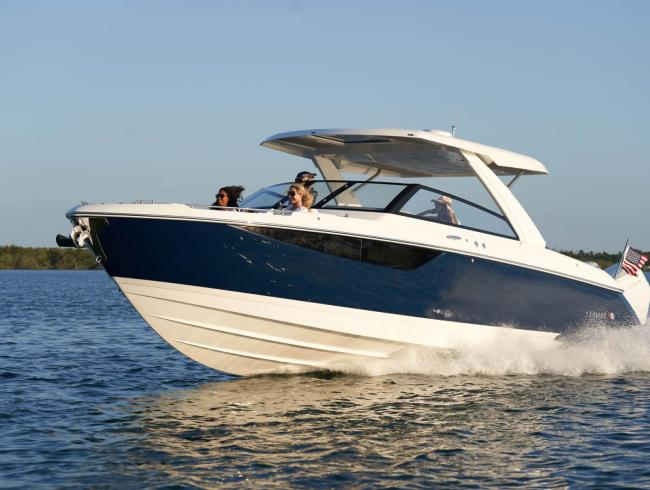 Cobaltboats R35 Outboard