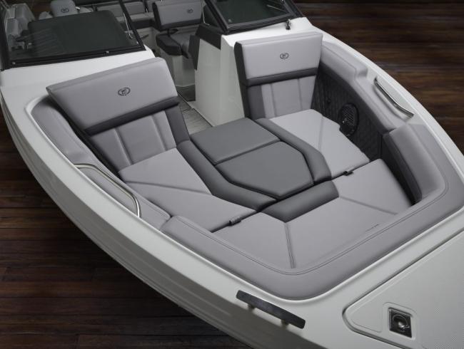 Cobalt R4 Bowrider